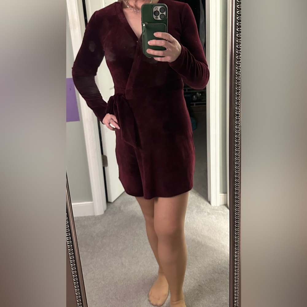 Red Velvet LILLY PULITZER Tie-Waist Minidress-look Romper!